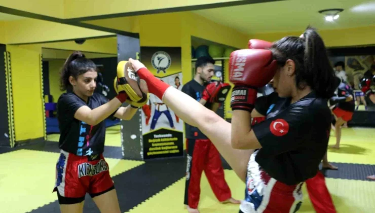 Diyarbakır’da Kadın Kick Boksçular Şampiyonluklar Elde Ediyor