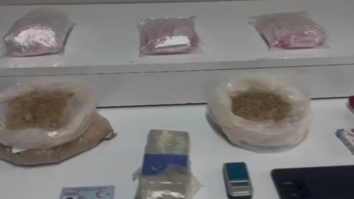 İki kilograma yakın uyuşturucuyla yakaladılar