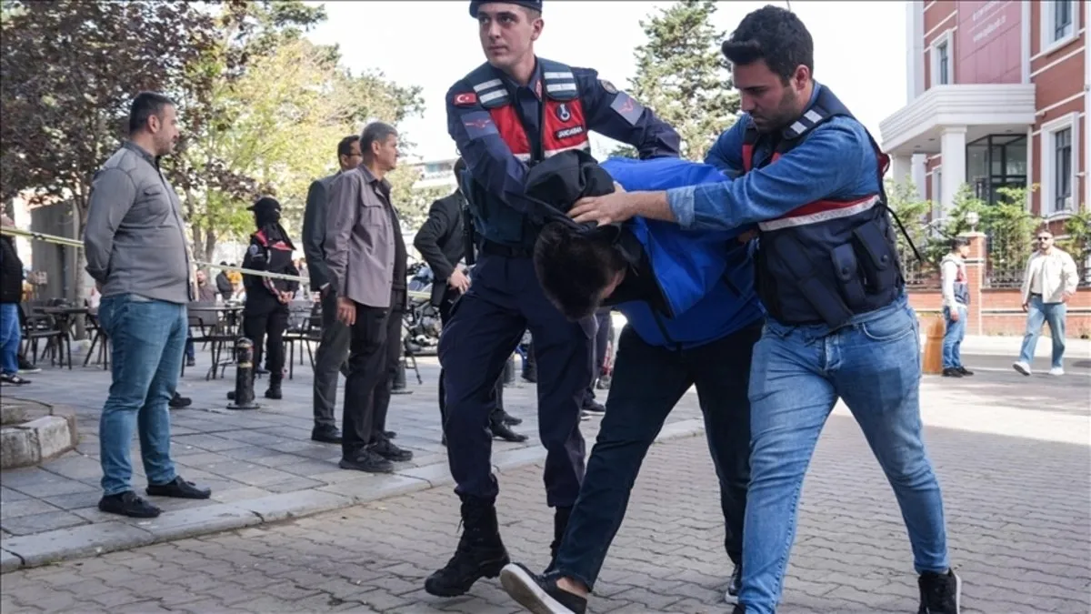 Yenidoğan Çetesi, Sağlık Bakanı Kemal Memişoğlu’ndan yaka silkmiş