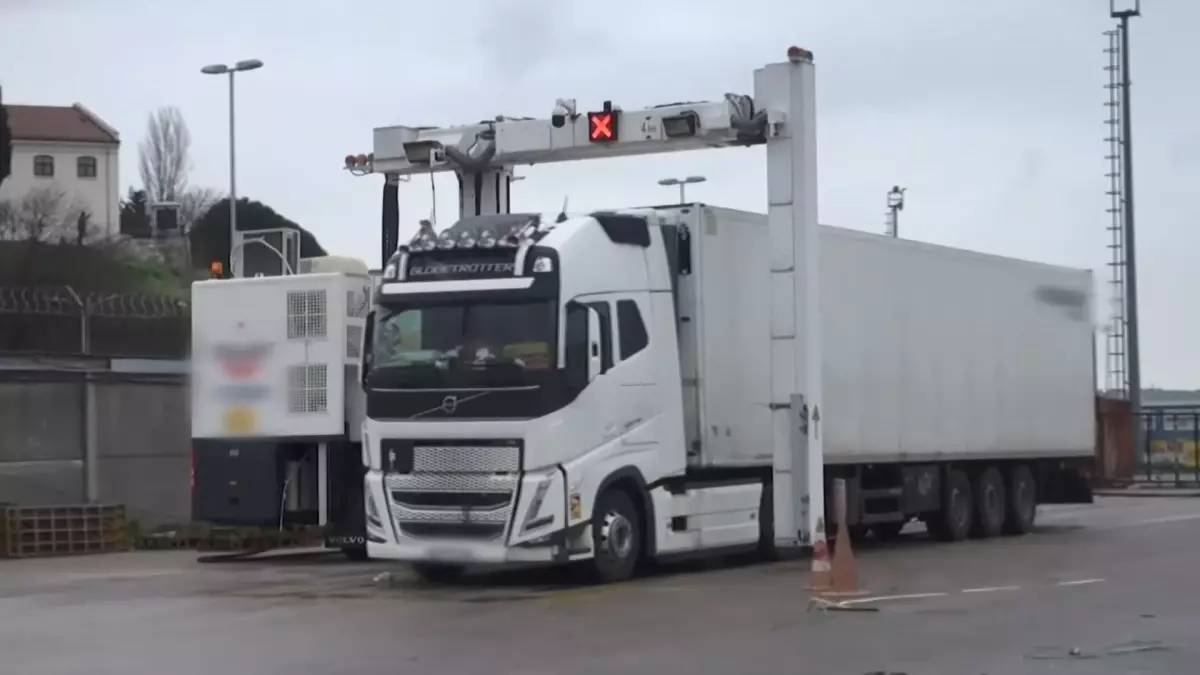 Tuzla’da TIR’da Uyuşturucu Operasyonu: 27,5 Kilogram Ele Geçirildi